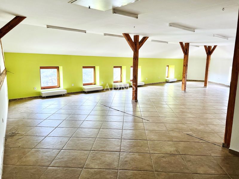 4-Bedroom Apartment in the Heart of Žilina with Parking