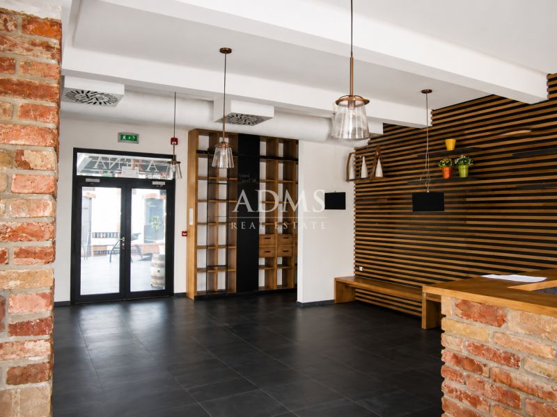 Restaurant in the shopping center in Šamorín