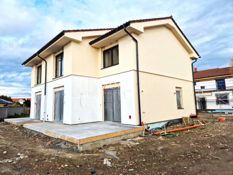 3-bedroom house with wellness zone in Chorvátsky Grob, Čierna Voda